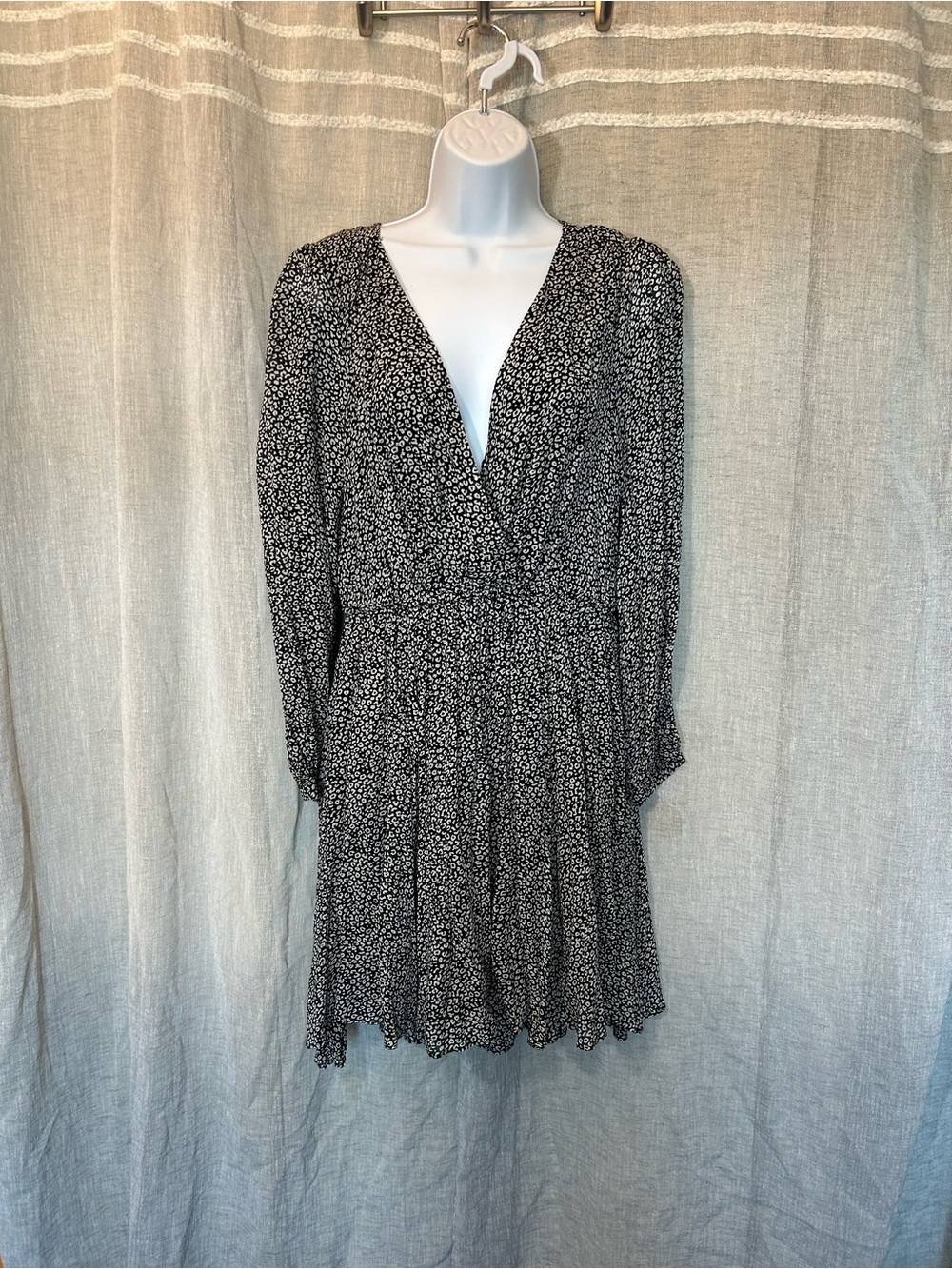 Anthropologie Maeve Black Floral V-Neck Long Sleeve Dress